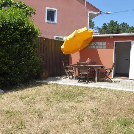 Сasa de vacaciones Acogedora De 165 M2 En Ajardinada Totalmente Cerrada De 600 M2 Buno