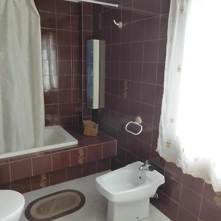 Сasa de vacaciones Acogedora De 165 M2 En Ajardinada Totalmente Cerrada De 600 M2 *
