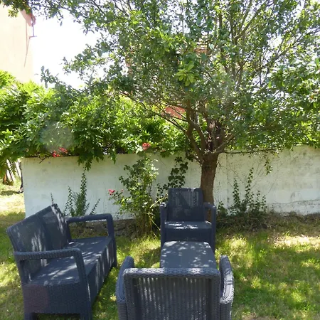 Acogedora De 165 M2 En Ajardinada Totalmente Cerrada De 600 M2 Сasa de vacaciones *